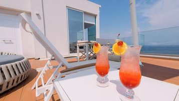 Panoramic Double Room, 1 Bedroom, Non Smoking, Oceanfront | 1 bedroom, in-room safe, blackout drapes, soundproofing