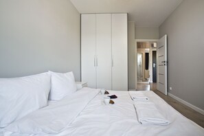 Comfort Apartment | Desk, iron/ironing board, free WiFi, bed sheets