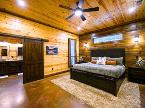 3 bedrooms, iron/ironing board, travel crib, free WiFi