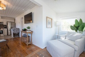 TV, DVD player, offices - Anna Maria Beach Cottage 107A  Pool, bikes, beach gear, moments from the sand! (Anna Maria)