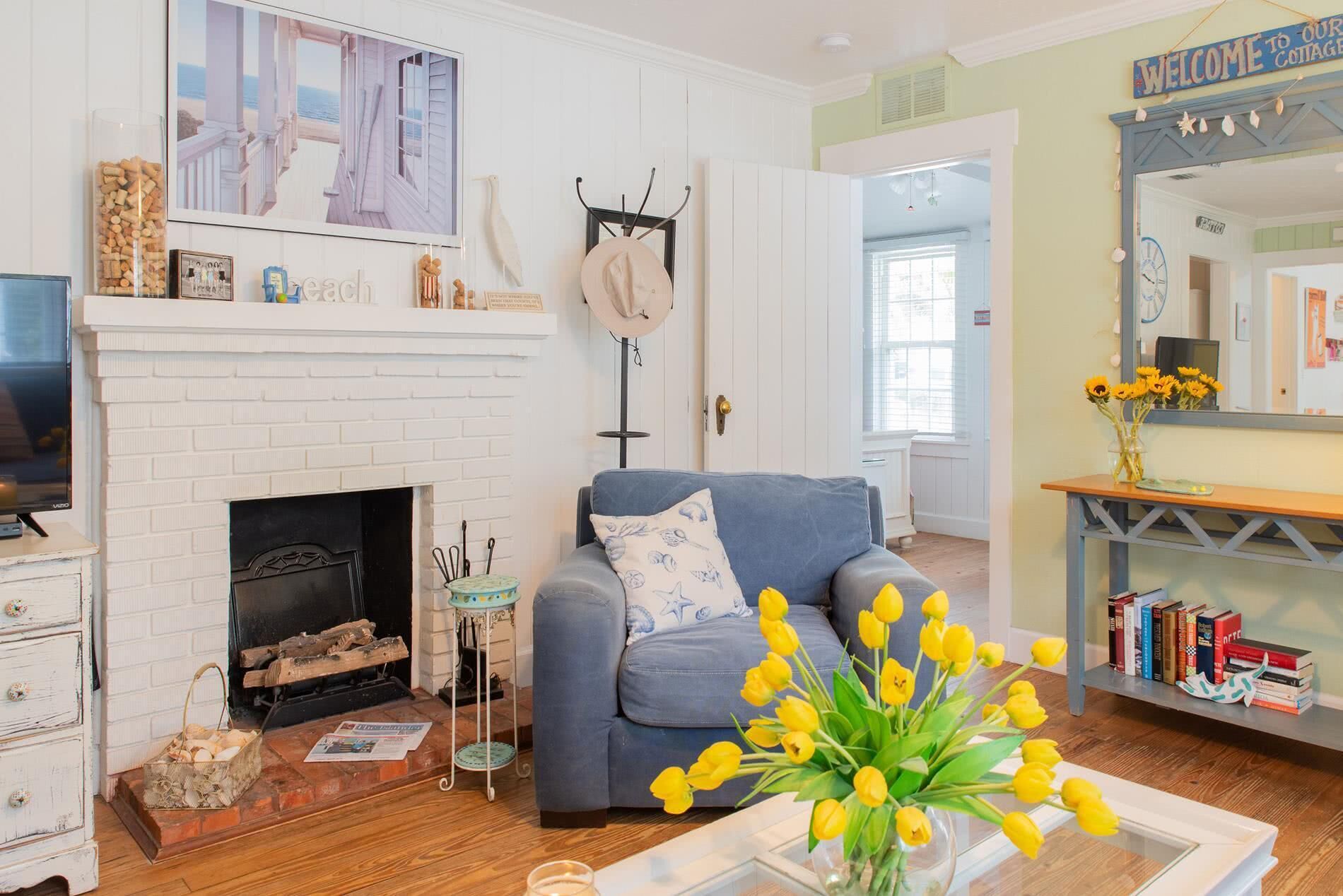 Fernseher, DVD-Player, Arbeitsbereiche