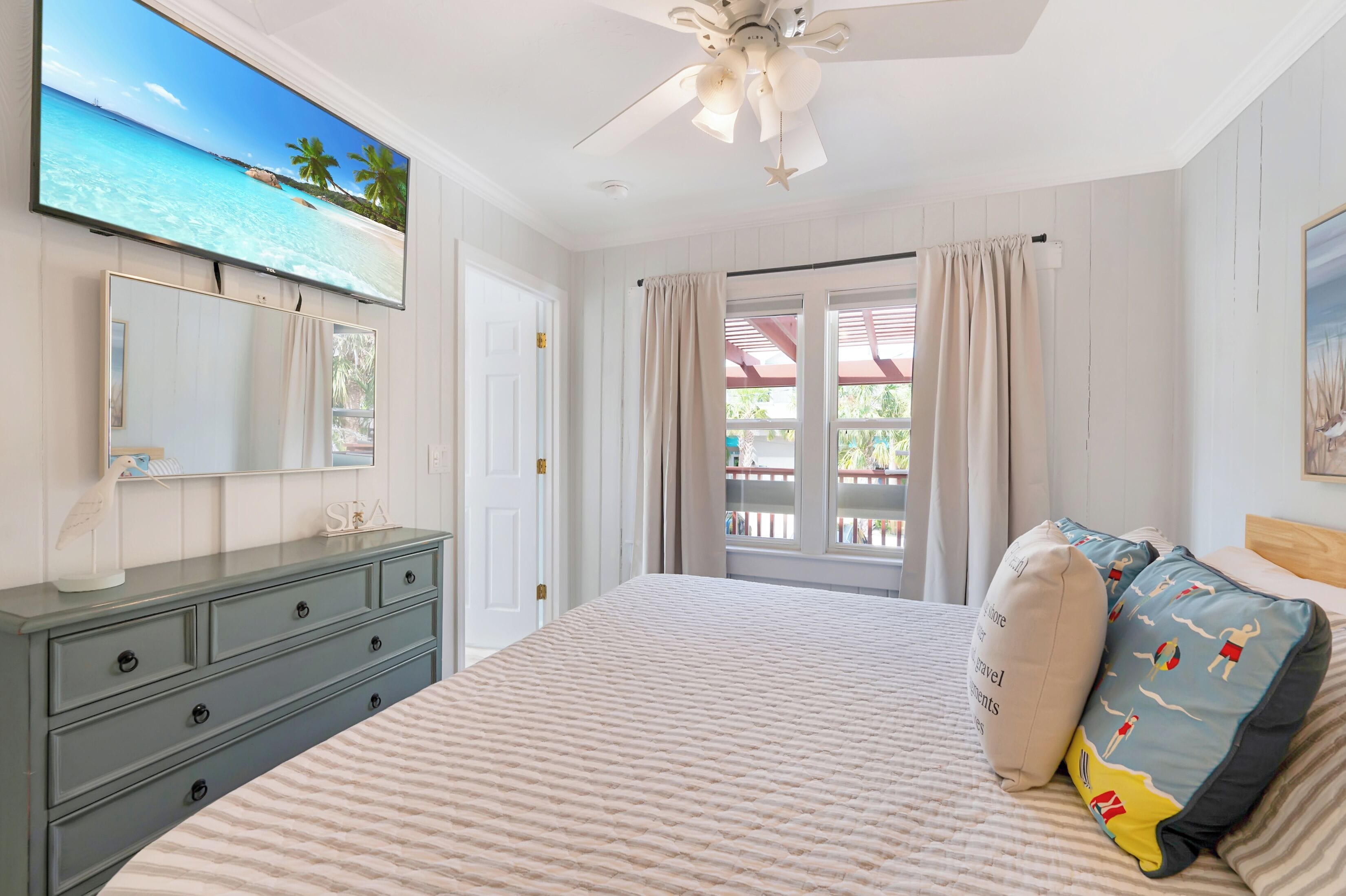 2 bedrooms, WiFi (free), bed sheets