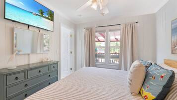 2 bedrooms, WiFi (free), bed sheets