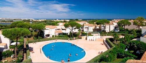 Cap d'Agde apartment 4/6 pers. with garden, swimming pool.