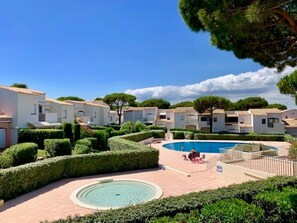 Outdoor pool - Cap d'Agde apartment 4/6 pers. with garden, swimming pool. (Cap d'Agde)