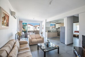 TV - 5 Star Apartment for Rent in Cyprus, Paralimni Apartment 1214 (Paralimni)