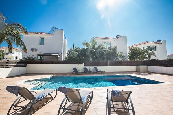 Outdoor pool, sun loungers