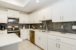 微波爐、烤箱、爐台、洗碗機