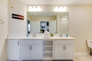 Bathroom - 5star Villas Apartment, Orlando Apartment 3226 (Kissimmee)
