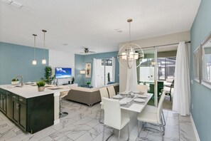 4 habitaciones, espacio para trabajar con laptop, wifi y ropa de cama 