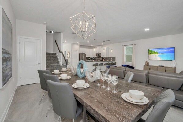 Microondas, horno, parrilla de estufa y lavavajillas 