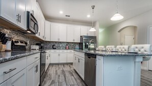 Microwave, oven, stovetop, dishwasher - 5 Star Villa Close to Disney, Orlando Villa 1788 (Davenport)