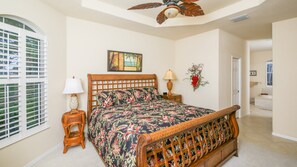 2 bedrooms, laptop workspace, bed sheets - 5 Star Condo on Charlotte Harbor, Charlotte County Condo 1007 (Rotonda West)