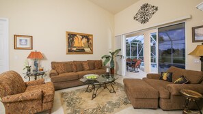 Living room - 5 Star Condo on Charlotte Harbor, Charlotte County Condo 1007 (Rotonda West)