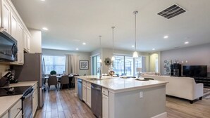 Lò vi sóng, lò nướng, bếp nấu, máy rửa bát 