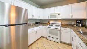 Microwave, oven, stovetop, dishwasher - 5 Star Condo on Orlandos Most Exclusive Reunion Resort, Orlando Condo5474 (Kissimmee)