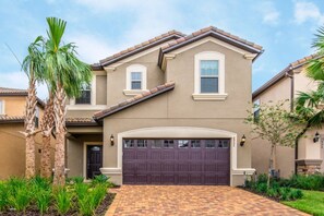 Villa (Multiple Bedrooms) | Front of property