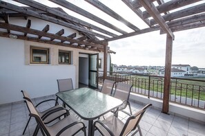Outdoor dining - 5 Star Villa for Rent in Cyprus, Sotira Villa 1204 (Sotira)