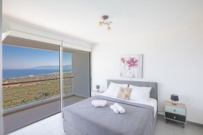 3 bedrooms, laptop workspace, iron/ironing board, bed sheets - 5 Star Villa for Rent in Cyprus, Paphos Villa 1321 (Neo Chorio)