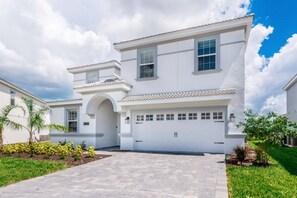 Villa (Multiple Bedrooms) | Property amenity