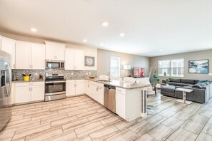 Microondas, horno, parrilla de estufa y lavavajillas 