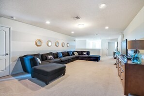 Villa (Multiple Bedrooms) | Servicio de la propiedad