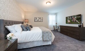 5 bedrooms, laptop workspace, bed sheets