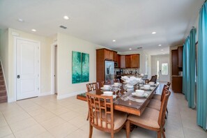 Microwave, oven, stovetop, dishwasher - 5 Star Villa Close to Disney, Orlando Villa 3210 (Kissimmee)