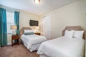 8 bedrooms, laptop workspace
