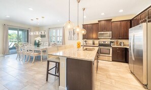 Microondas, horno, parrilla de estufa y lavavajillas 