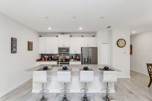 微波爐、烤箱、爐台、洗碗機