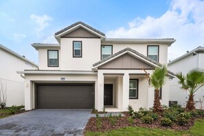 Villa (Multiple Bedrooms) | Front of property