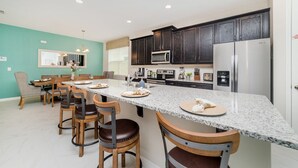 Micro-ondas, fogão, cooktop, lava-louças