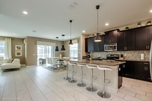 Mikrowelle, Ofen, Herdplatte, Geschirrspüler