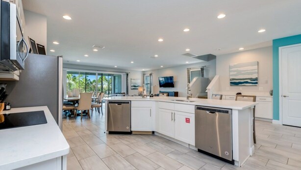 Microwave, oven, stovetop, dishwasher - 5 Star Villa on Encore Resort at Reunion With First Class Amenities, Orlando Villa 3471 (Kissimmee)