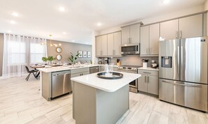 Microwave, oven, stovetop, dishwasher - 5 Star Villa With Private Pool on Encore Resort at Reunion, Orlando Villa 4517 (Kissimmee)