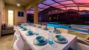 10 quartos, espaço de trabalho para notebook, Wi-Fi, roupa de cama