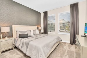 6 bedrooms, laptop workspace, WiFi, bed sheets