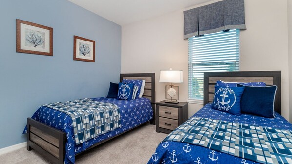 4 bedrooms, laptop workspace, free WiFi, bed sheets