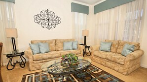 TV - 5 Star Villa on Windwood Bay With First Class Amenities, Orlando Villa 1065 (Davenport)