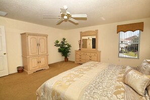 4 bedrooms, laptop workspace, iron/ironing board, WiFi