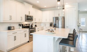 Microwave, oven, stovetop, dishwasher - Beautiful 5 Star Villa With Private Pool on the Prestigious Encore Resort at Reunion, Orlando Villa 4467 (Kissimmee)