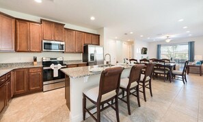 Microwave, oven, stovetop, dishwasher - Beautiful 5 Star Villa on Encore Resort at Reunion With Large Private Pool, Orlando Villa 4420 (Kissimmee)