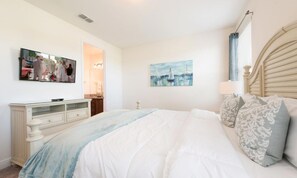 8 habitaciones, espacio para trabajar con laptop y ropa de cama 