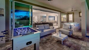 9 bedrooms, laptop workspace, bed sheets