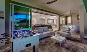 9 bedrooms, laptop workspace, bed sheets