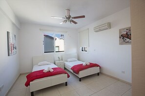 Room - Beautiful Apartment With Communal Pool, Paralimni Apartment 1215 (Paralimni)