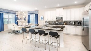 Microwave, oven, stovetop, dishwasher - Beautiful 5 Star Villa on Encore Resort at Reunion With Large Private Pool, Orlando Villa 4462 (Kissimmee)