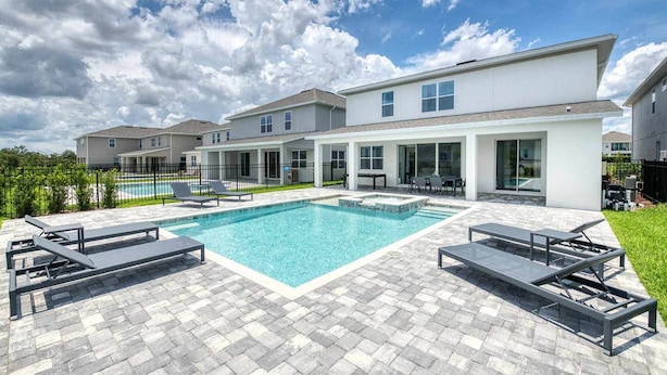 Outdoor pool - Beautiful 5 Star Villa on Encore Resort at Reunion With Large Private Pool, Orlando Villa 4462 (Kissimmee)
