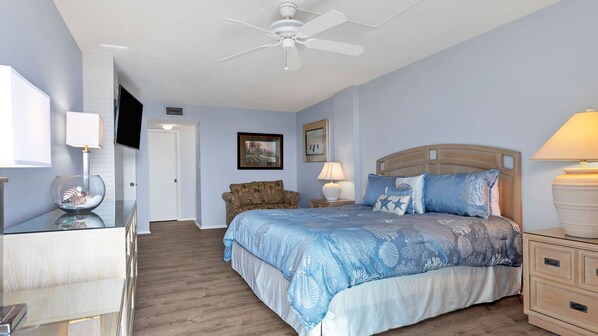 2 bedrooms, laptop workspace, bed sheets